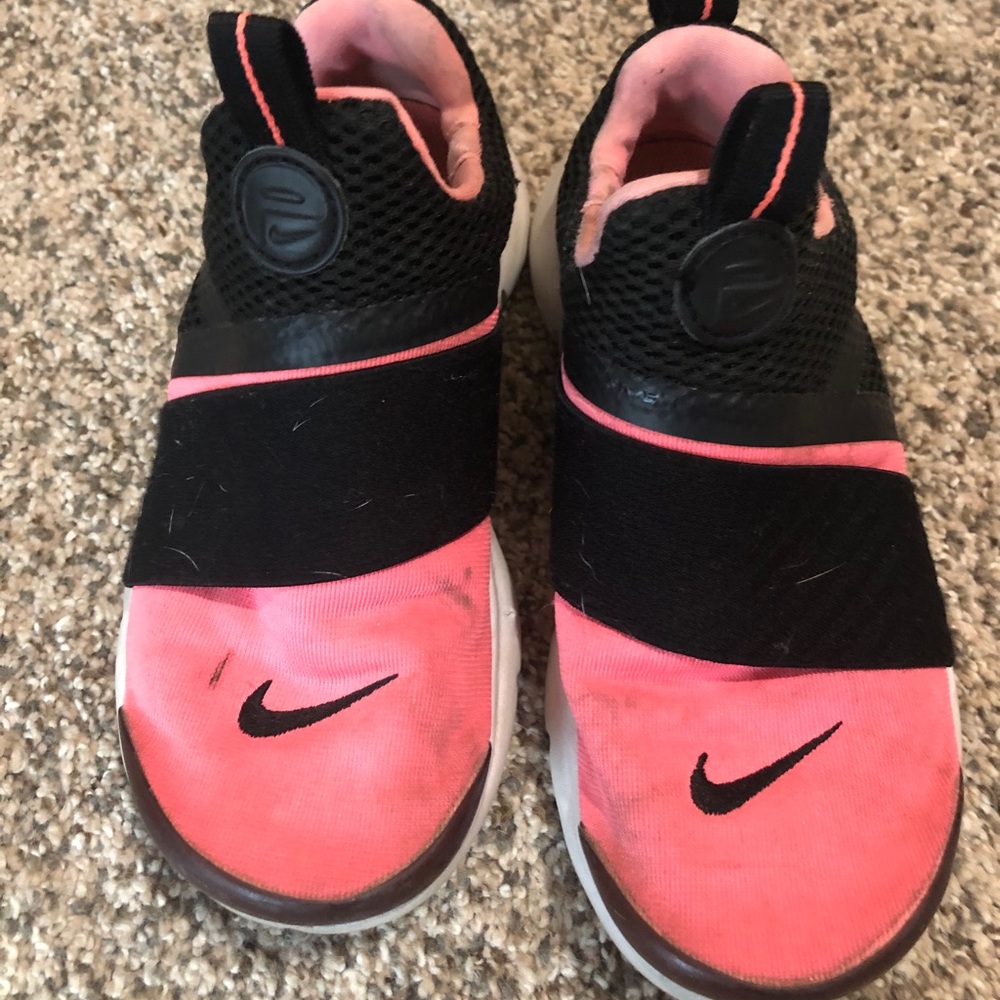 Girls Nikes